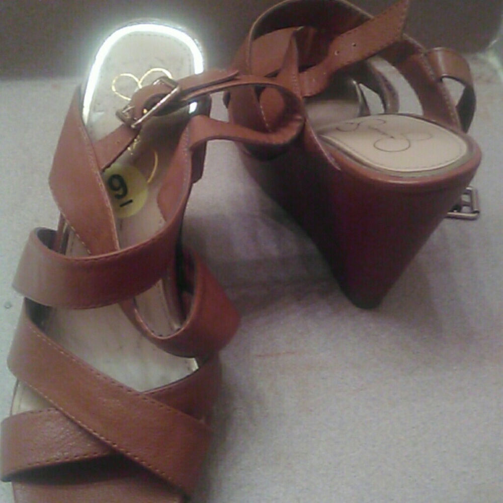 Shoes - Picture 4 of 5